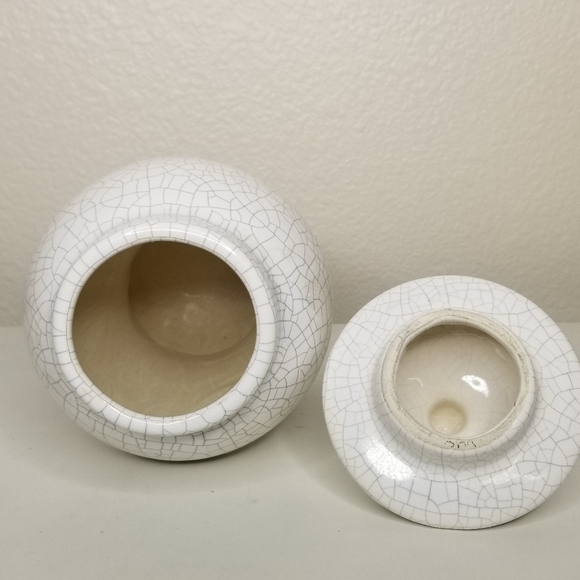 Haeger Ginger Jar Crackle Glaze with Lid 8.25" Tall White Off White - Picture 3 of 9